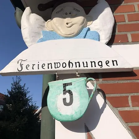 2 People Borkum